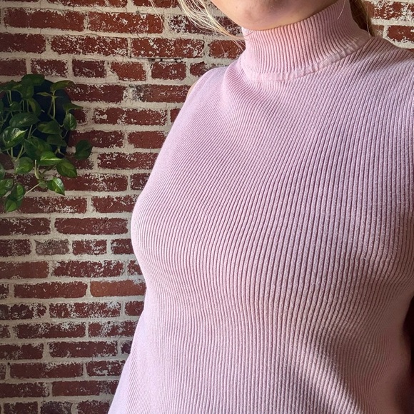 Preswick & Moore pink mock neck - Picture 4 of 6